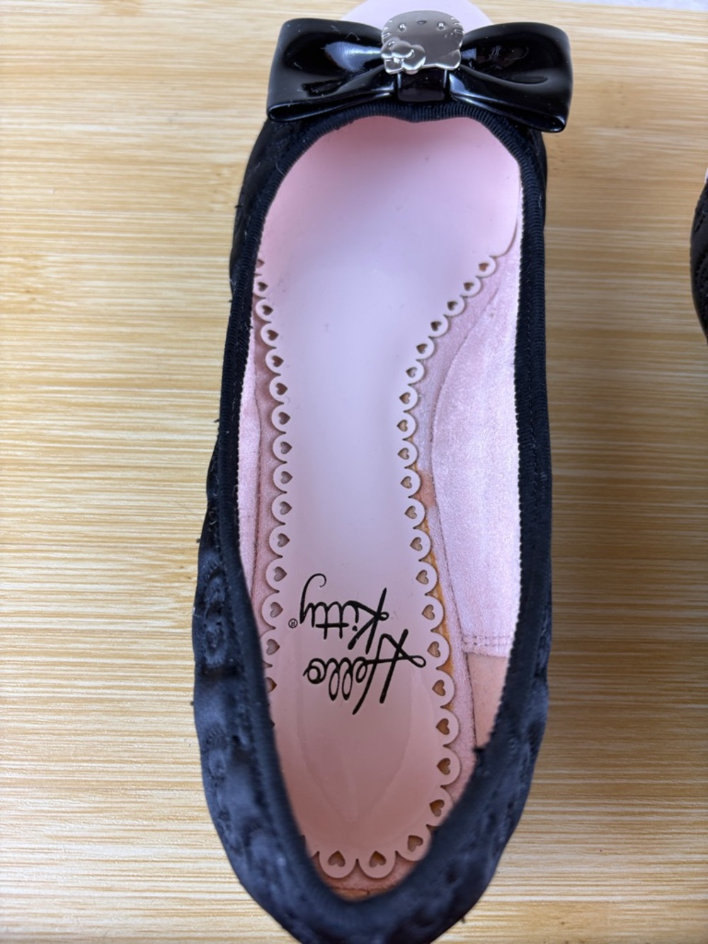 Hello Kitty Sanrio Patent Pink And Black Flats Kitty Charm Shoes 6 NEW RARE VTG - Picture 11 of 13